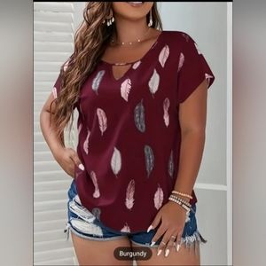 Plus Women's Feather Print Crew Neck Cut out Short Sleeve Tops
